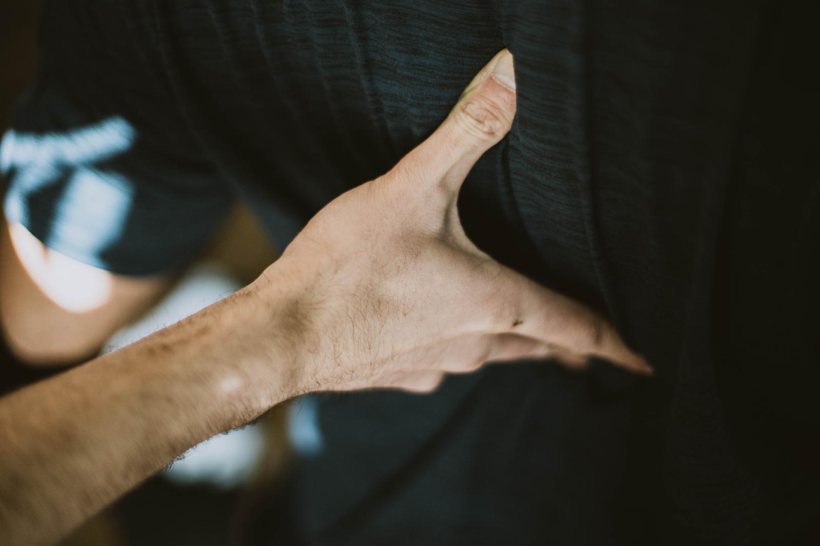 Detalle de máquina MedX para fortalecimiento muscular selectivo